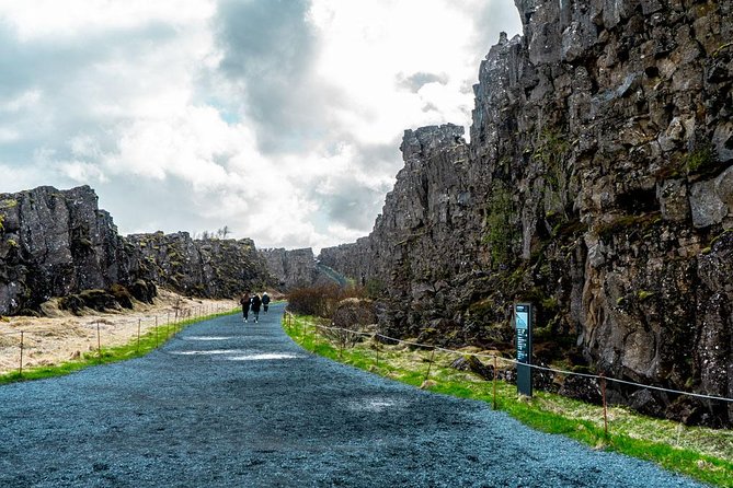Small-Group Golden Circle Full-Day Tour from Reykjavik - Golden Circle in one day: what 8 hours really gets you