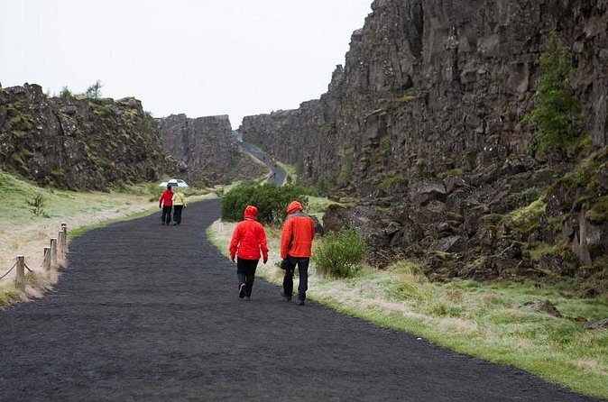 Small Group Golden Circle with Kerid Crater & Tomato Farm Visit - Transport, timing, and the “small group” reality check