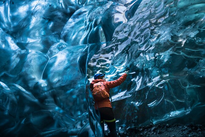 Small-Group Ice Cave Tour from Jökulsárlón - Time inside vs. how it feels: pacing is part of the value