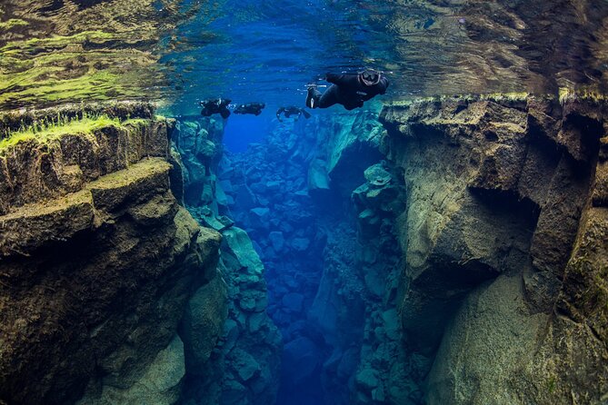 Snorkel the Silfra Fissure-Meet on Location (Free Photos & Cocoa) - Entering the Silfra Fissure: why this tour feels so special