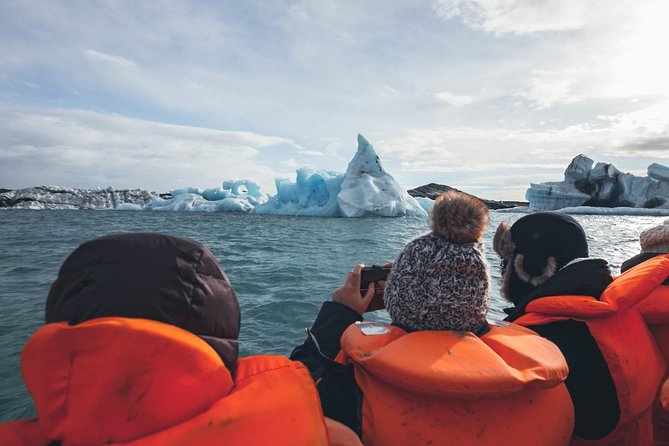 South Coast, Diamond Beach and Glacier Lagoon Day Tour - Jökulsárlón Glacier Lagoon and Diamond Beach: the highlight that deserves waterproof boots