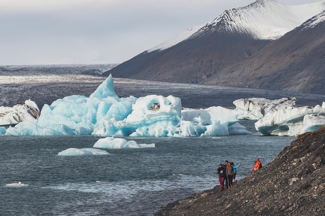 South Coast, Diamond Beach and Glacier Lagoon Day Tour - Guide storytelling: why names like Karen, Roman, and Sultan matter
