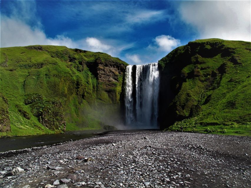 South Coast Iceland: 2-Day Blue Ice Cave & Jokulsarlon Tour - Northern Lights Hunt: How the Tour Handles the Sky (And How You Should)