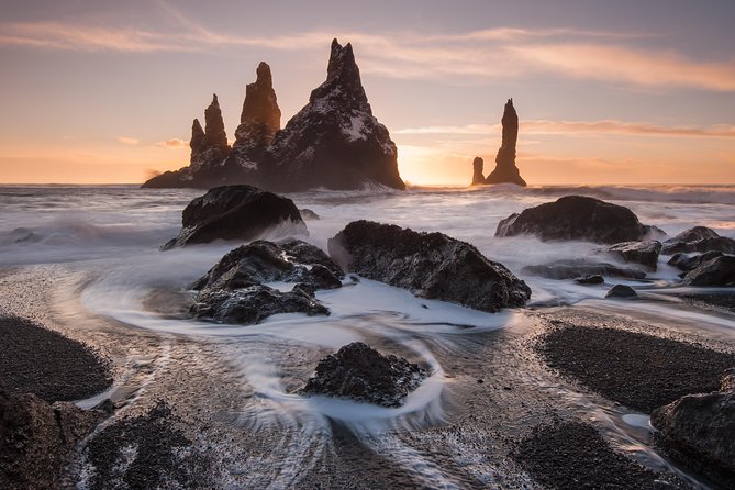 South Coast, Waterfalls and Vík village from Reykjavik - Guides and drivers: Why the narration matters on a big coach