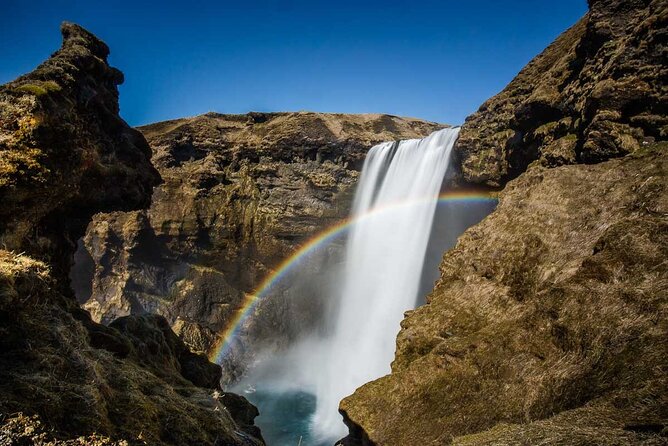 South Coast Waterfalls Vík and Lava Show Tour From Reykjavík - Your day on the bus: what this tour feels like