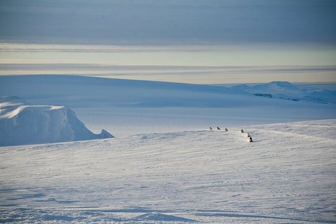 Super Jeep Golden Circle & Snowmobile on Glacier from Reykjavik - The Super Jeep from stop to stop: comfort you feel in winter