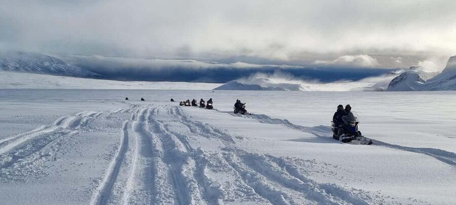 Superjeep Golden Circle and Glacier Snowmobile Tour - Snowmobiling on Langjökull Glacier: What the Guided Hour Feels Like