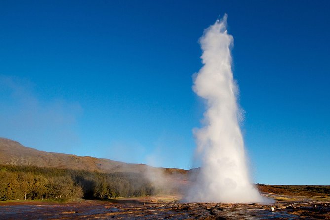 The Golden Circle & Northern Lights Guided Combo tour - Gullfoss waterfall: the 62-metre drop and the canyon view
