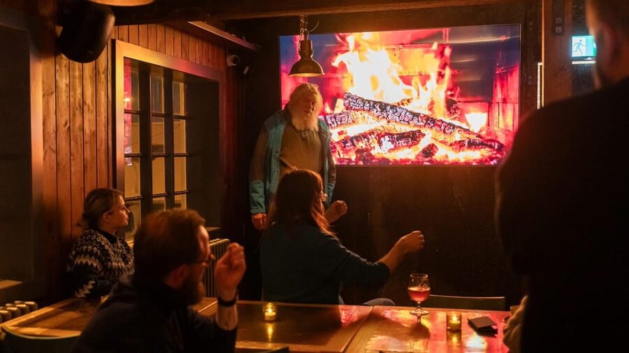 The Icelandic Storyteller - The included pre-show drink and how the evening flows