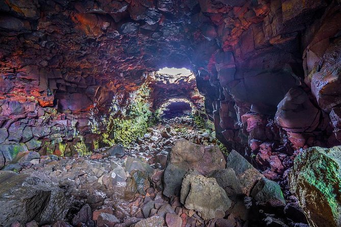 The Lava Tunnel Tour - Raufarhólshellir - What makes the guides feel worth it