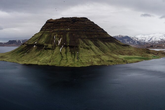 West Iceland: Exclusive Day Tour of Snaefellsnes Peninsula - Grundarfjörður and Kirkjufell: start with the classic view