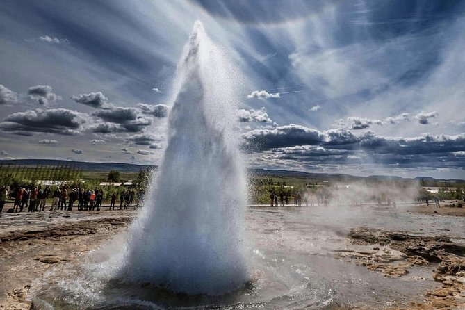 Whale Watching and Golden Circle Tour from Reykjavik - Golden Circle By Coach with Gray Line: Wi‑Fi, Stops, and Guided Facts